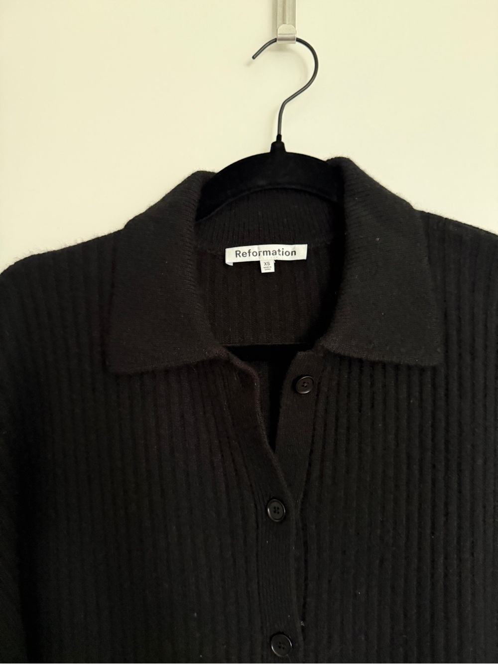 Reformation fantino Black Ribbed cashmere Collared Button-Up Sweater - Picture 3 of 4
